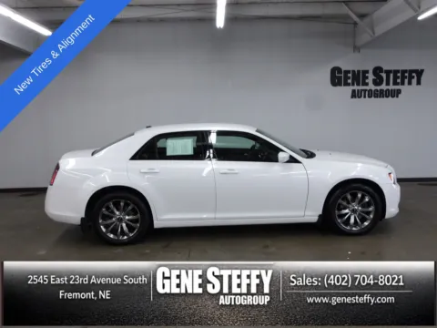 White 2014 Chrysler 300 S for sale in Fremont, NE
