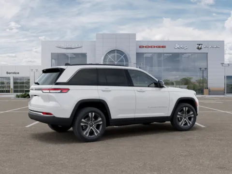 More photos of 2027 Jeep Grand Cherokee Limited at Gene Steffy Chrysler Dodge Jeep RAM, NE