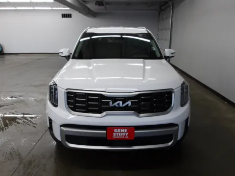 More photos of 2024 Kia Telluride S at Gene Steffy Chrysler Dodge Jeep RAM, NE