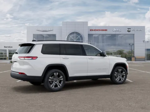 More photos of 2027 Jeep Grand Cherokee L Limited at Gene Steffy Chrysler Dodge Jeep RAM, NE