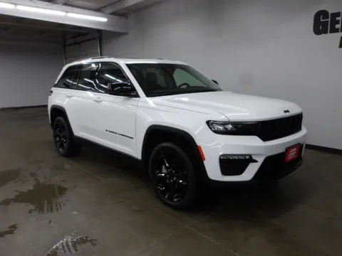 More photos of 2023 Jeep Grand Cherokee Limited at Gene Steffy Chrysler Dodge Jeep RAM, NE