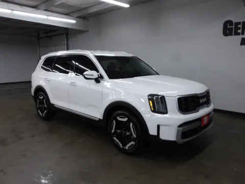 Another view of 2024 Kia Telluride S for sale in Fremont, NE at Gene Steffy Chrysler Dodge Jeep RAM