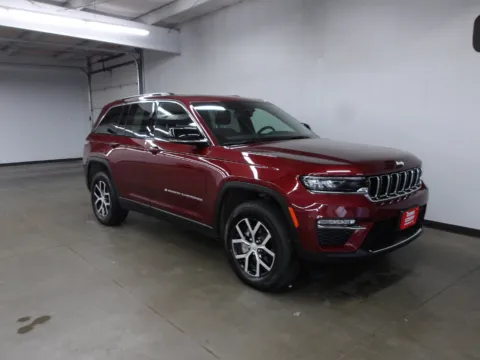 More photos of 2024 Jeep Grand Cherokee Limited at Gene Steffy Chrysler Dodge Jeep RAM, NE