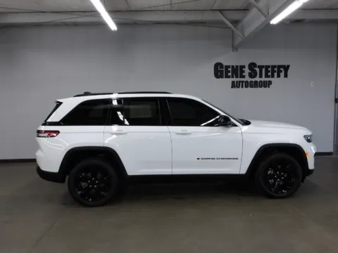 Another view of 2023 Jeep Grand Cherokee Altitude X for sale in Fremont, NE at Gene Steffy Chrysler Dodge Jeep RAM