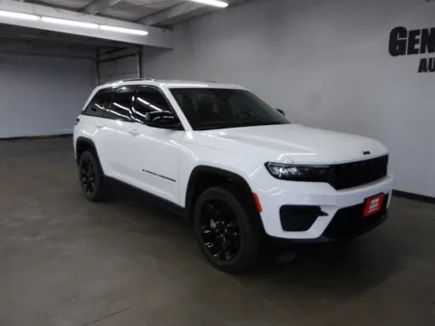 More photos of 2023 Jeep Grand Cherokee Altitude X at Gene Steffy Chrysler Dodge Jeep RAM, NE