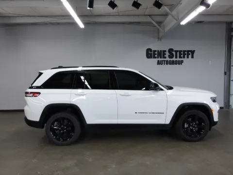 Another view of 2023 Jeep Grand Cherokee Altitude X for sale in Fremont, NE at Gene Steffy Chrysler Dodge Jeep RAM