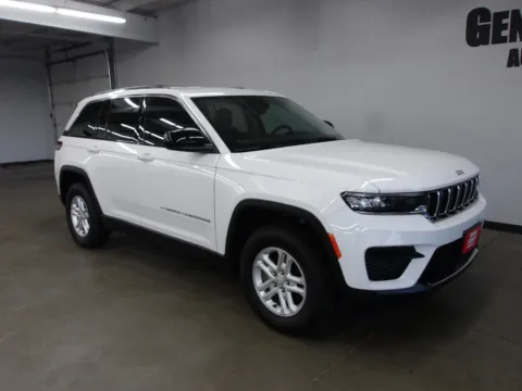 More photos of 2023 Jeep Grand Cherokee Laredo at Gene Steffy Chrysler Dodge Jeep RAM, NE