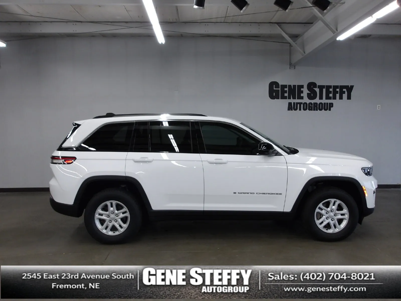 White 2023 Jeep Grand Cherokee Laredo for sale in Fremont, NE