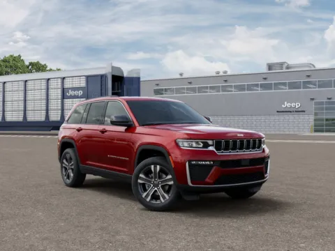 More photos of 2027 Jeep Grand Cherokee Limited at Gene Steffy Chrysler Dodge Jeep RAM, NE