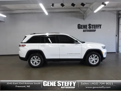 White 2023 Jeep Grand Cherokee Limited for sale in Fremont, NE