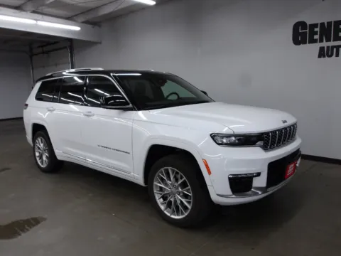 More photos of 2023 Jeep Grand Cherokee L Summit at Gene Steffy Chrysler Dodge Jeep RAM, NE