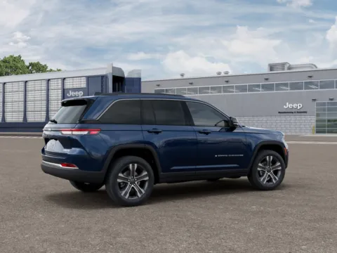 More photos of 2027 Jeep Grand Cherokee Limited at Gene Steffy Chrysler Dodge Jeep RAM, NE