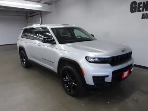More photos of 2023 Jeep Grand Cherokee L Altitude at Gene Steffy Chrysler Dodge Jeep RAM, NE