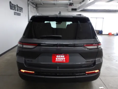 More photos of 2025 Jeep Grand Cherokee Limited at Gene Steffy Chrysler Dodge Jeep RAM, NE