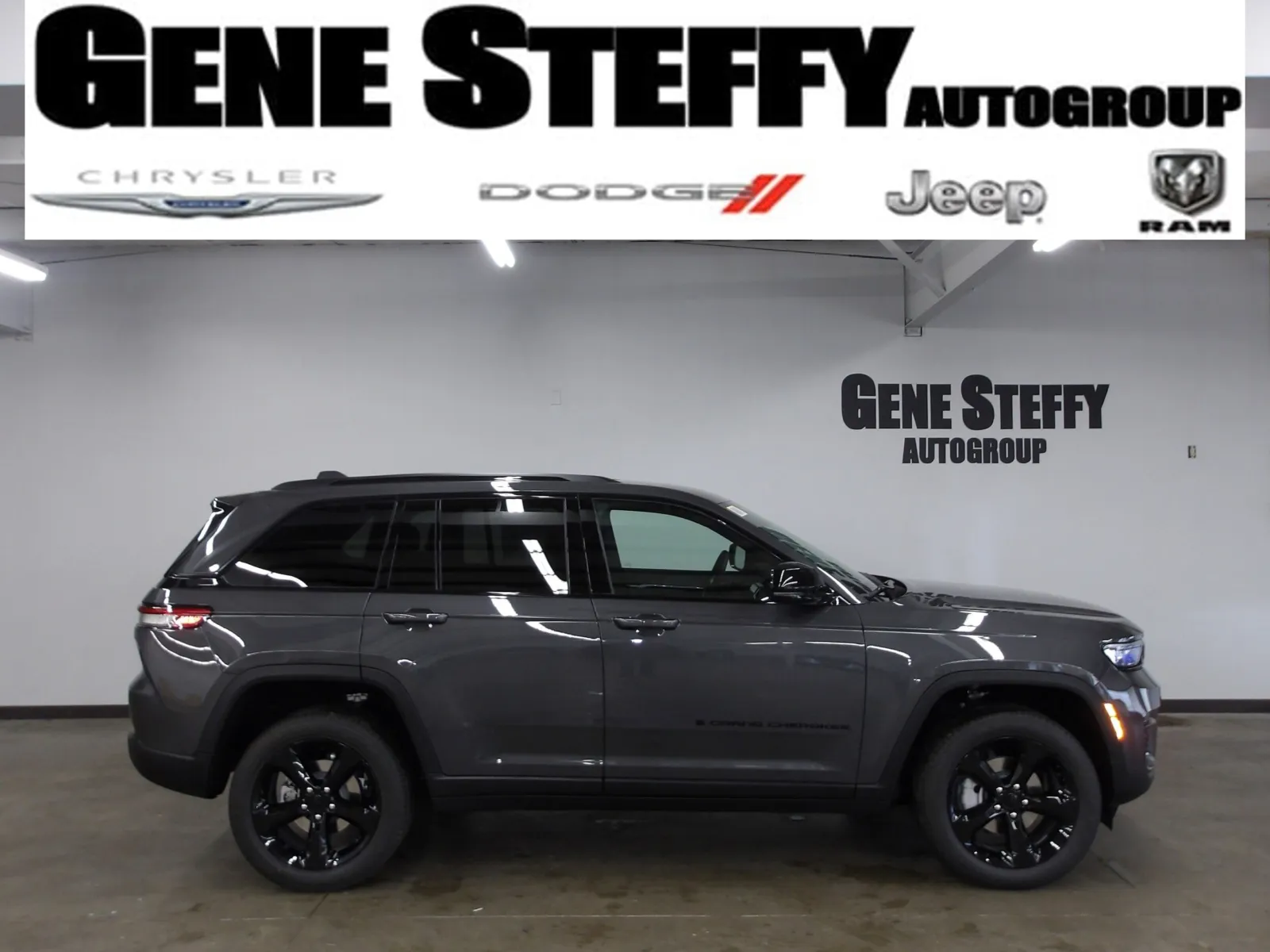 Gray 2025 Jeep Grand Cherokee Limited for sale in Fremont, NE