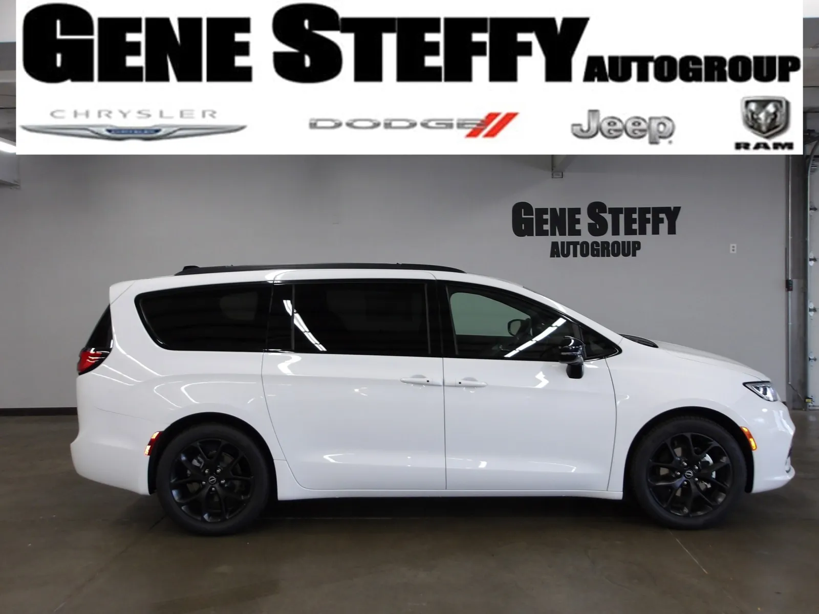 White 2026 Chrysler Pacifica Limited for sale in Fremont, NE