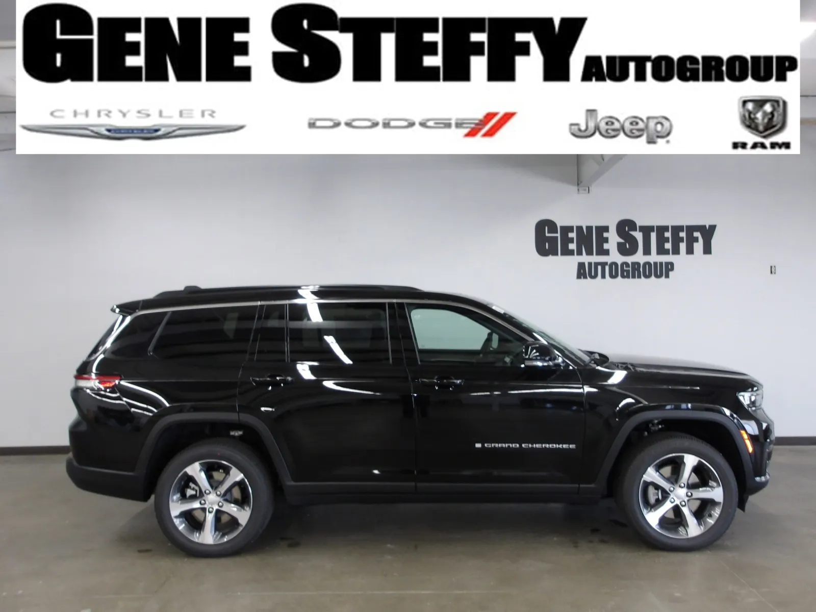 Black 2025 Jeep Grand Cherokee L Limited for sale in Fremont, NE