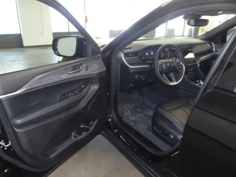 More photos of 2025 Jeep Grand Cherokee L Limited at Gene Steffy Chrysler Dodge Jeep RAM, NE