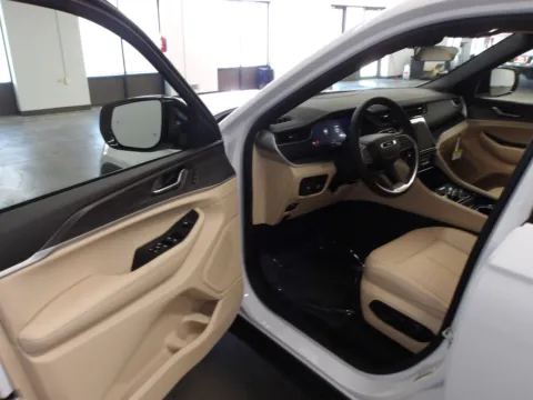 More photos of 2025 Jeep Grand Cherokee L Limited at Gene Steffy Chrysler Dodge Jeep RAM, NE