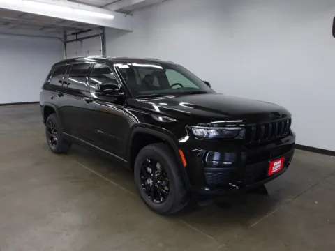 Photos of 2025 Jeep Grand Cherokee L Altitude for sale in Fremont, NE at Gene Steffy Chrysler Dodge Jeep RAM