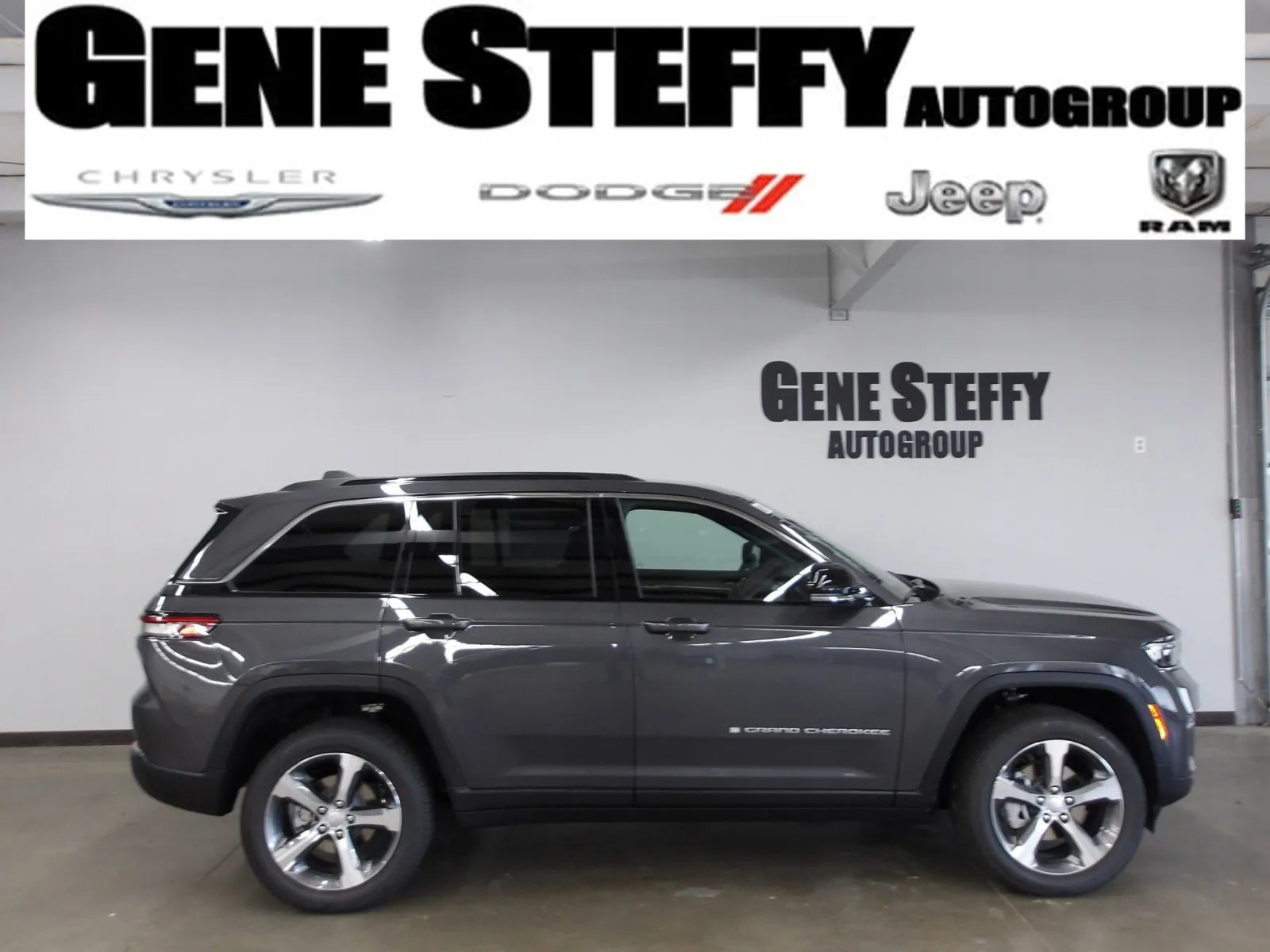 Gray 2025 Jeep Grand Cherokee Limited for sale in Fremont, NE