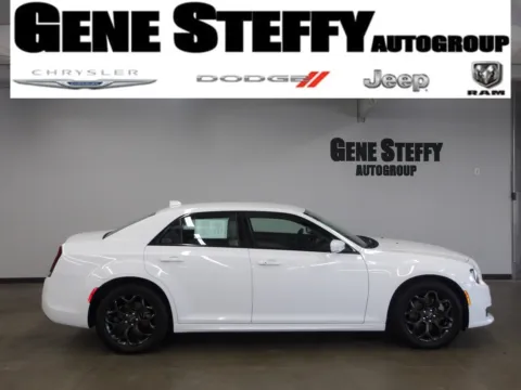 White 2022 Chrysler 300 Touring L for sale in Fremont, NE