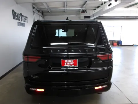 More photos of 2023 Jeep Wagoneer Series II Carbide at Gene Steffy Chrysler Dodge Jeep RAM, NE