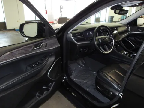 More photos of 2022 Jeep Grand Cherokee Limited at Gene Steffy Chrysler Dodge Jeep RAM, NE