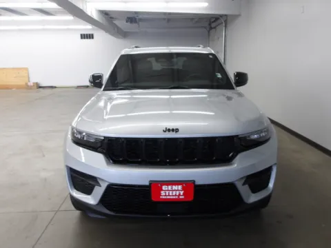 Another view of 2022 Jeep Grand Cherokee Altitude for sale in Fremont, NE at Gene Steffy Chrysler Dodge Jeep RAM