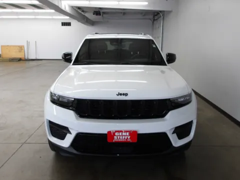 Another view of 2022 Jeep Grand Cherokee Altitude for sale in Fremont, NE at Gene Steffy Chrysler Dodge Jeep RAM
