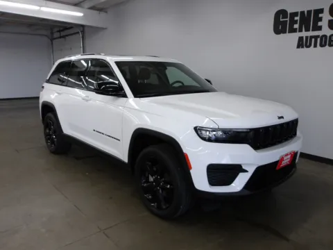 Photos of 2022 Jeep Grand Cherokee Altitude for sale in Fremont, NE at Gene Steffy Chrysler Dodge Jeep RAM