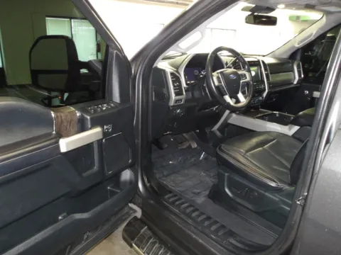 More photos of 2020 Ford Super Duty F-250 SRW LARIAT at Gene Steffy Chrysler Dodge Jeep RAM, NE