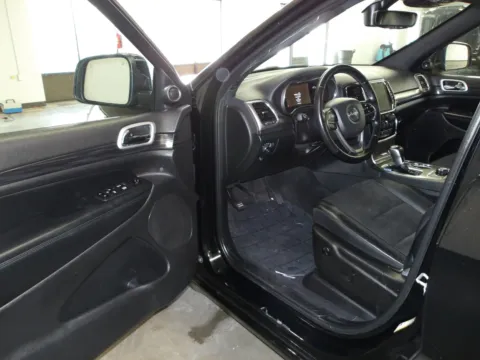 More photos of 2022 Jeep Grand Cherokee WK Laredo X at Gene Steffy Chrysler Dodge Jeep RAM, NE