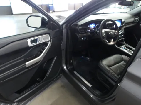 More photos of 2022 Ford Explorer Limited at Gene Steffy Chrysler Dodge Jeep RAM, NE