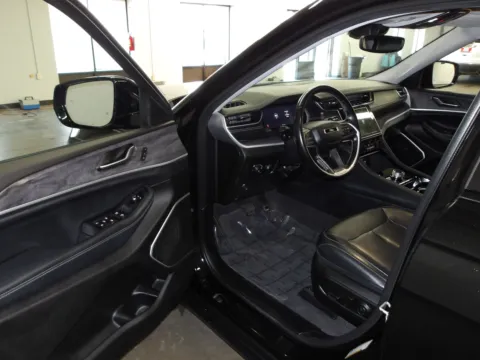 More photos of 2022 Jeep Grand Cherokee L Limited at Gene Steffy Chrysler Dodge Jeep RAM, NE