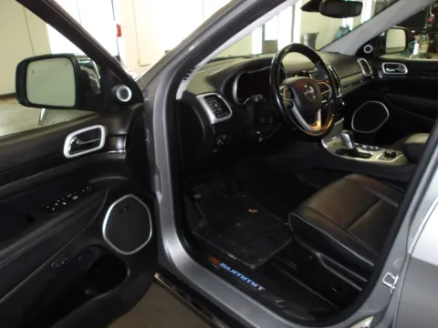 More photos of 2020 Jeep Grand Cherokee Summit at Gene Steffy Chrysler Dodge Jeep RAM, NE