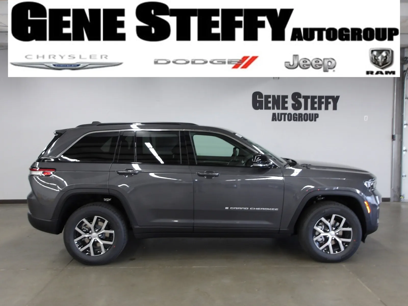 Gray 2025 Jeep Grand Cherokee Limited for sale in Fremont, NE