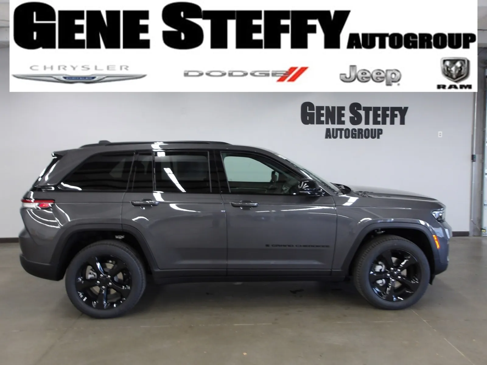 Gray 2025 Jeep Grand Cherokee Limited for sale in Fremont, NE