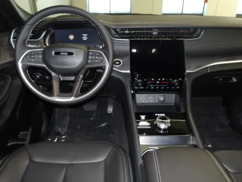 More photos of 2025 Jeep Grand Cherokee L Limited at Gene Steffy Chrysler Dodge Jeep RAM, NE