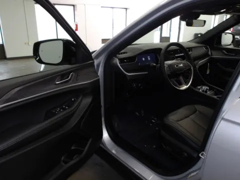 More photos of 2025 Jeep Grand Cherokee L Limited at Gene Steffy Chrysler Dodge Jeep RAM, NE