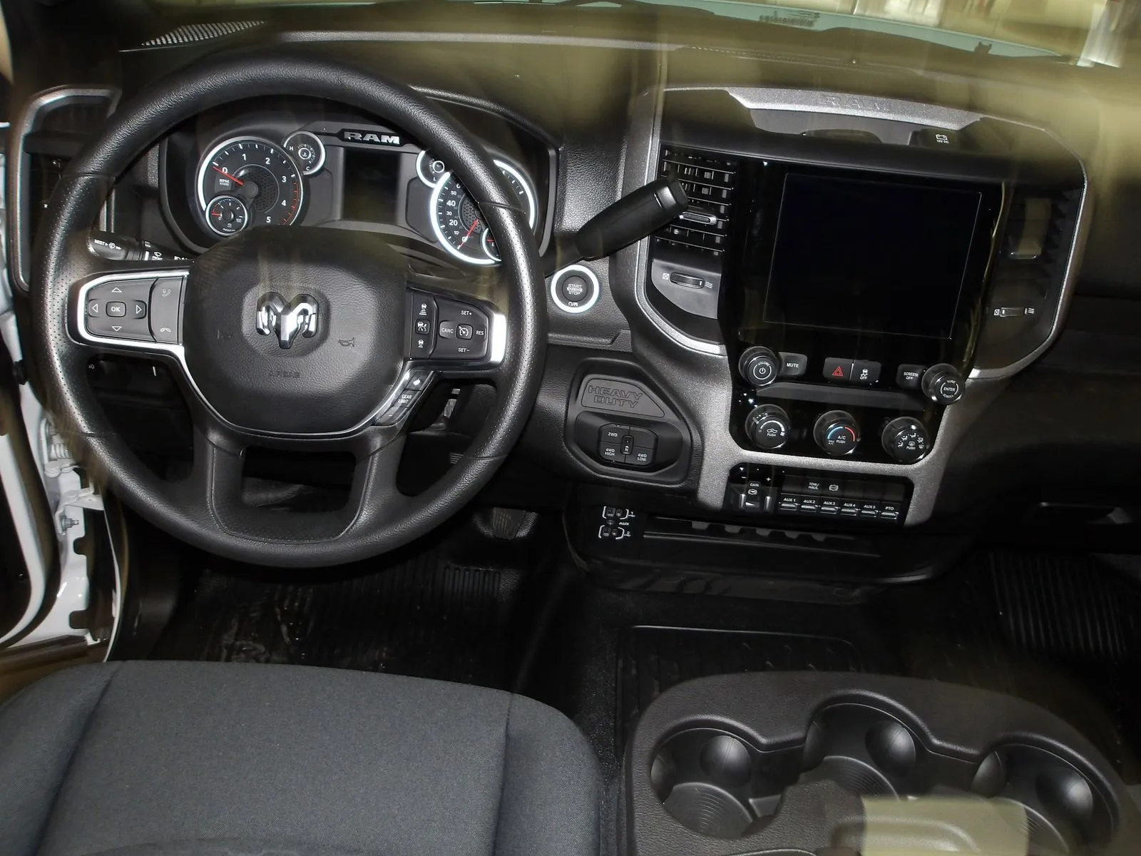 2026 RAM 3500 Chassis Tradesman - Photo 8