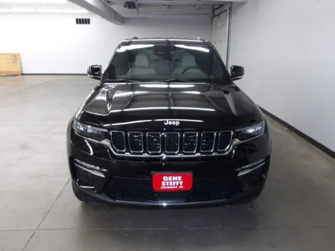 Another view of 2025 Jeep Grand Cherokee Limited for sale in Fremont, NE at Gene Steffy Chrysler Dodge Jeep RAM