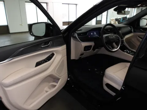 More photos of 2025 Jeep Grand Cherokee Limited at Gene Steffy Chrysler Dodge Jeep RAM, NE