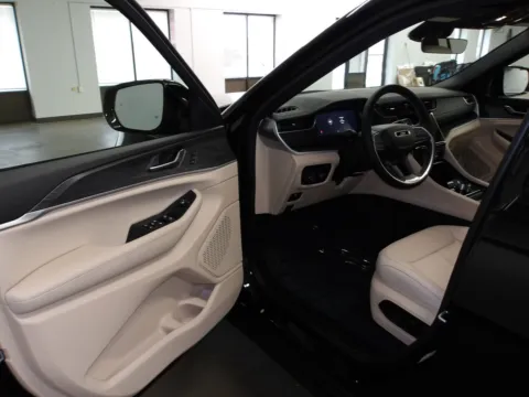 More photos of 2025 Jeep Grand Cherokee Limited at Gene Steffy Chrysler Dodge Jeep RAM, NE