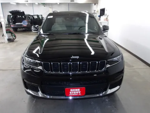 Another view of 2025 Jeep Grand Cherokee L Limited for sale in Fremont, NE at Gene Steffy Chrysler Dodge Jeep RAM