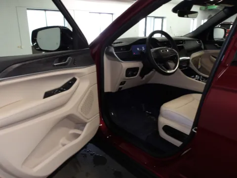 More photos of 2025 Jeep Grand Cherokee L Limited at Gene Steffy Chrysler Dodge Jeep RAM, NE