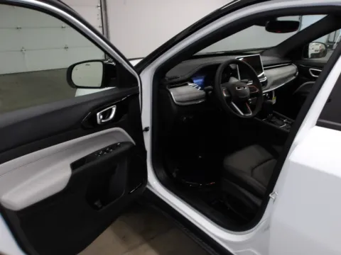 More photos of 2026 Jeep Compass Limited at Gene Steffy Chrysler Dodge Jeep RAM, NE