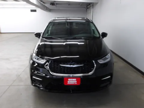 Another view of 2024 Chrysler Pacifica Touring L for sale in Fremont, NE at Gene Steffy Chrysler Dodge Jeep RAM