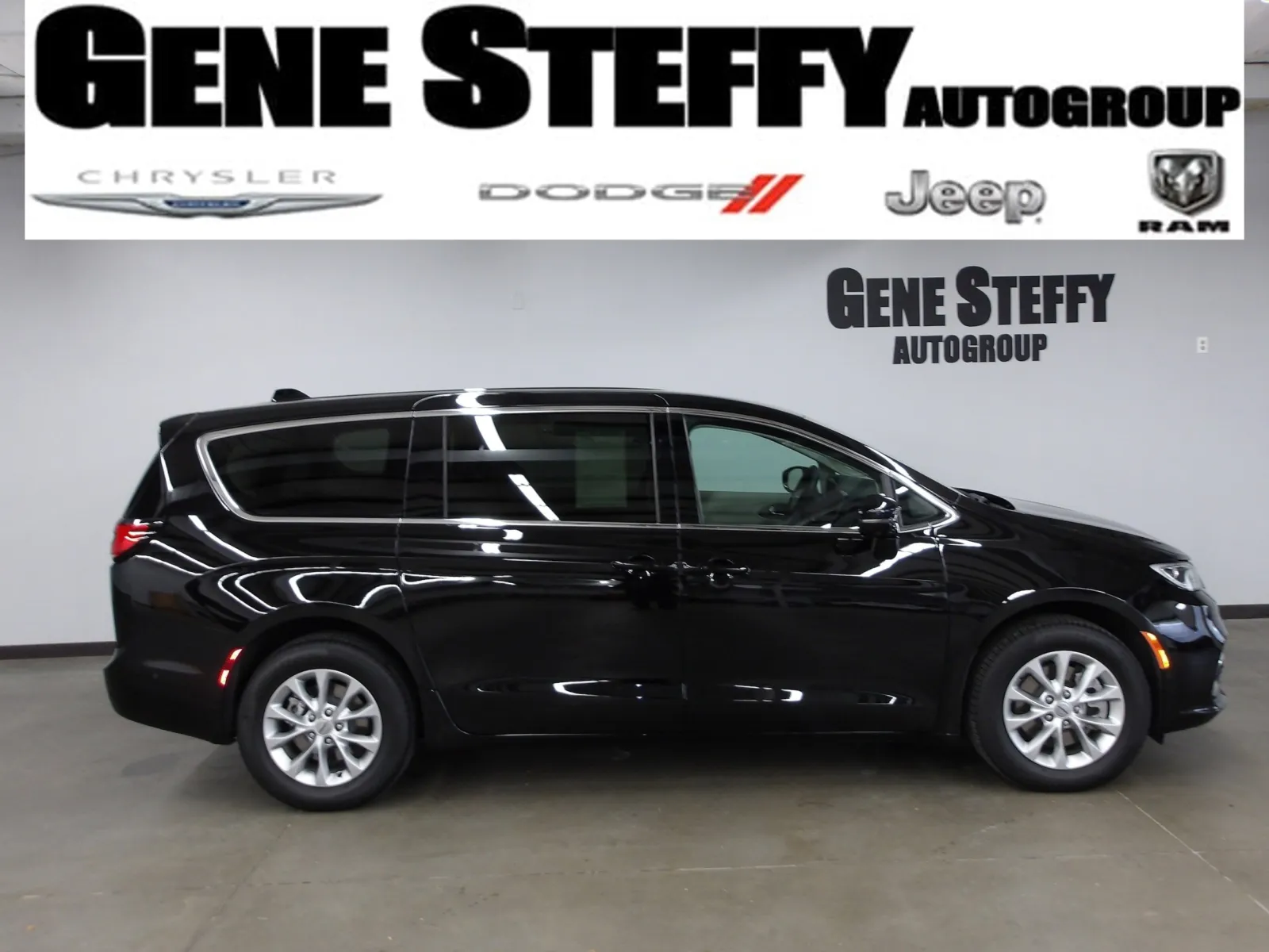 Black 2024 Chrysler Pacifica Touring L for sale in Fremont, NE