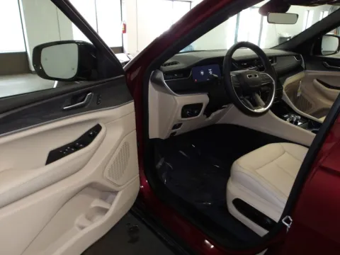 More photos of 2025 Jeep Grand Cherokee L Limited at Gene Steffy Chrysler Dodge Jeep RAM, NE